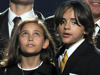 Un Ancien Enfant Star Dit Etre Le Pere De Paris Jackson