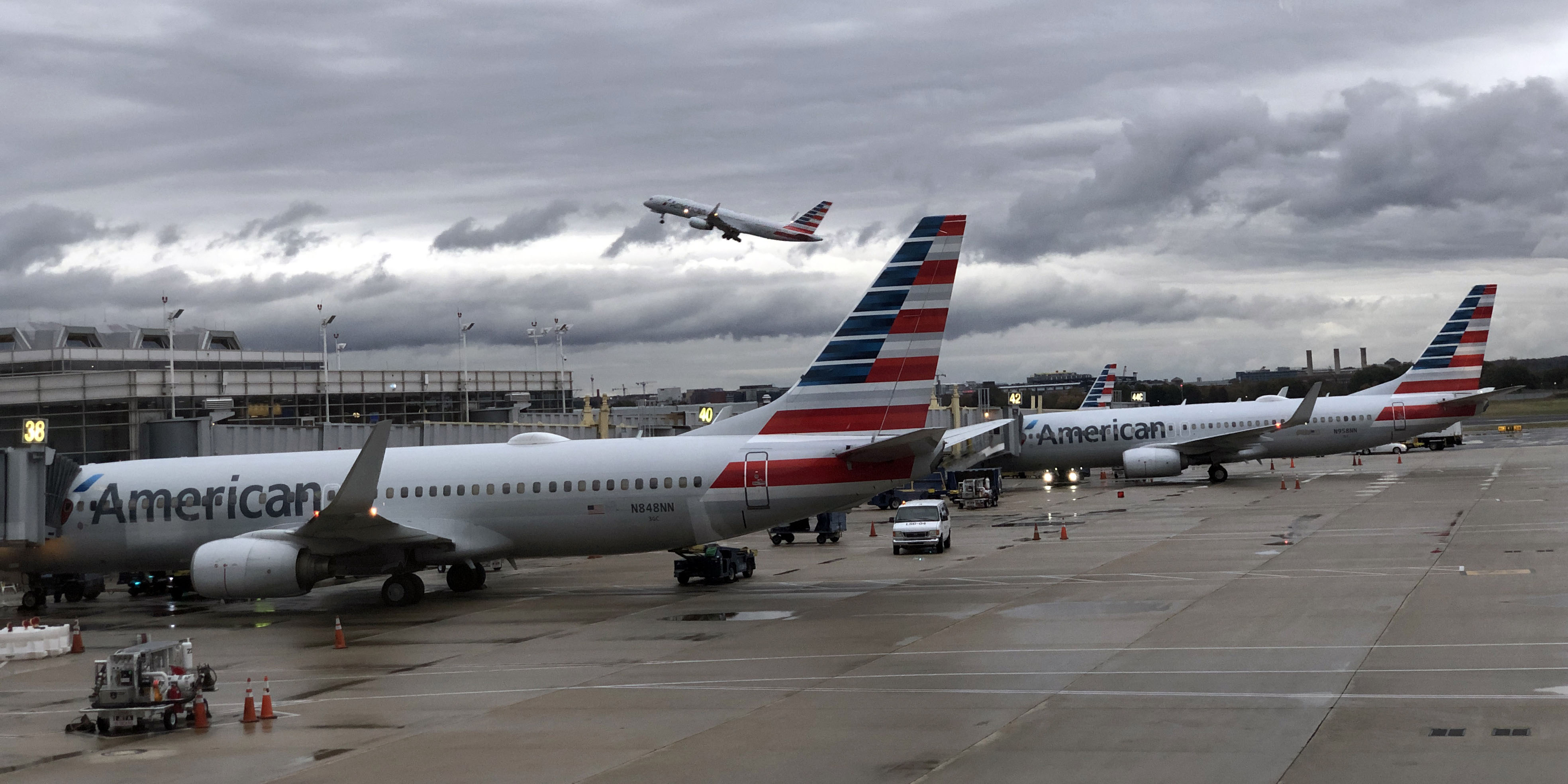 Crash D Un Boeing Ukrainien En Iran 176 Morts Dont 63 Canadiens