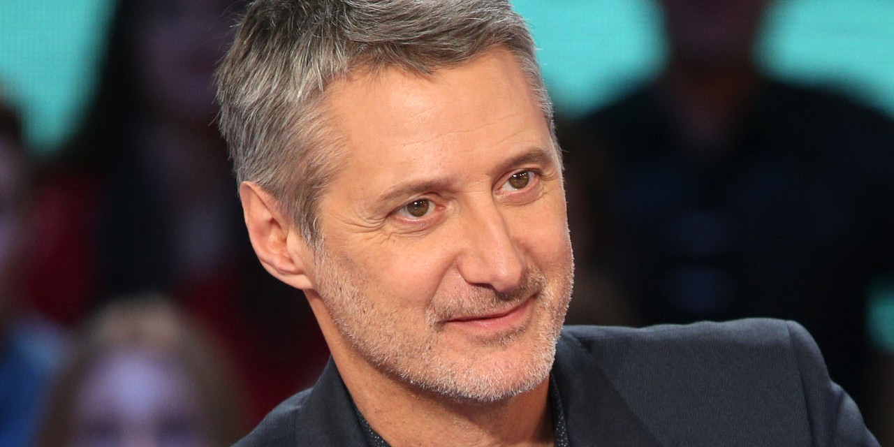 antoine de caunes rempile au grand journal