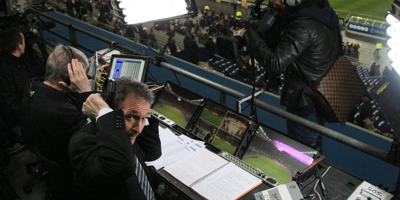 Attentats Pourquoi Tf1 A Poursuivi La Diffusion Du Match France Allemagne