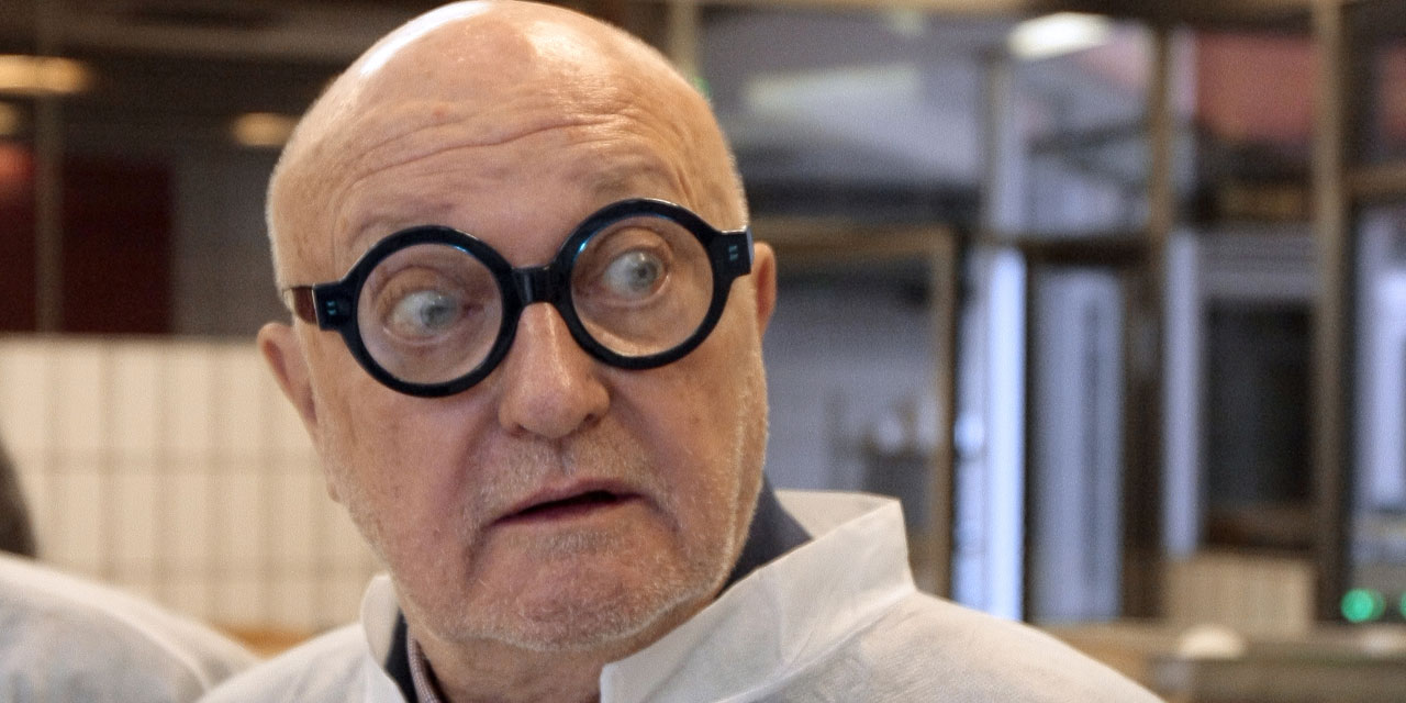 Homme chauve lunette ronde