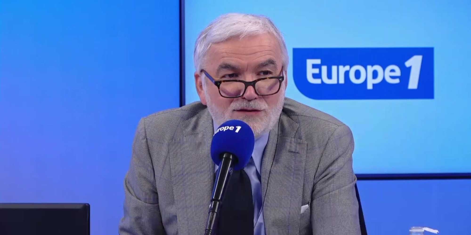Pascal Praud et vous – Mort de Françoise Hardy : «Europe n°1 était la seule radio qui diffusait la génération Yéyés», relate François Jouffra Pascal Praud et vous – Mort de Françoise Hardy : «Europe n°1 était la seule radio qui diffusait la génération Yéyés», relate François Jouffra