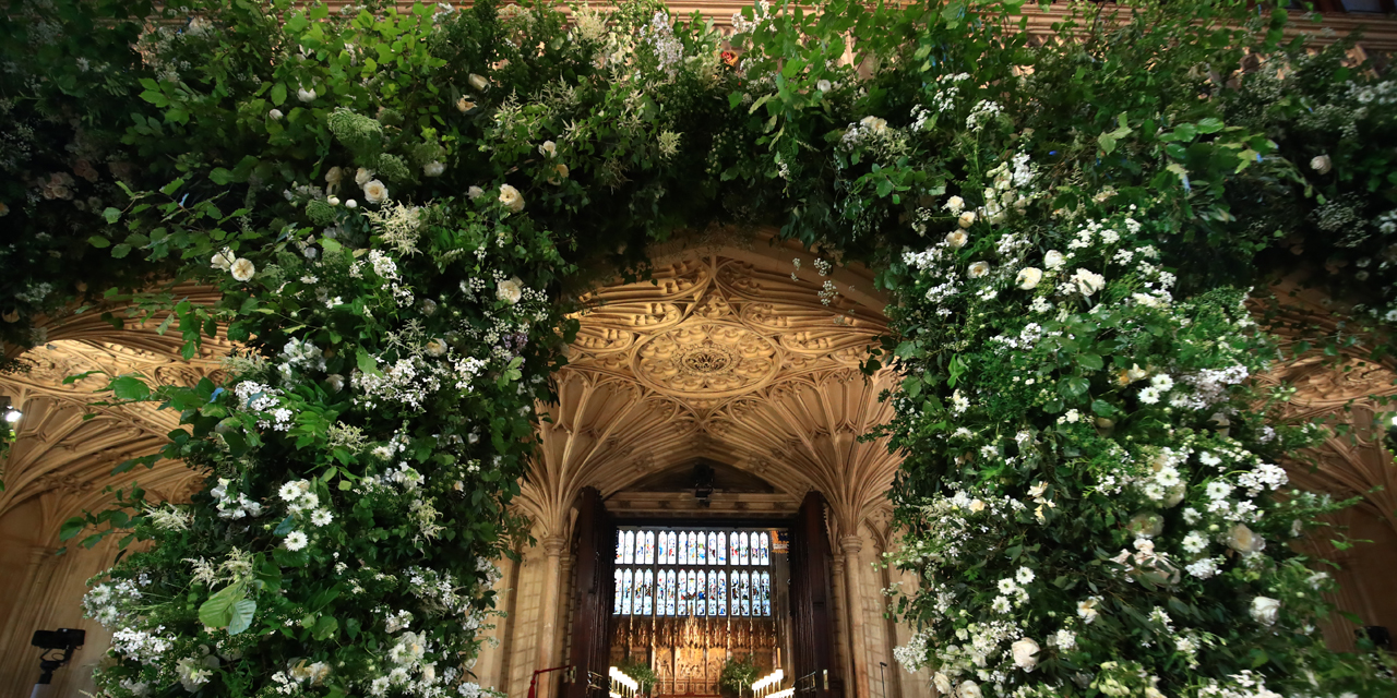 Meghan Markle Et Le Prince Harry Offrent Les Fleurs De Leur