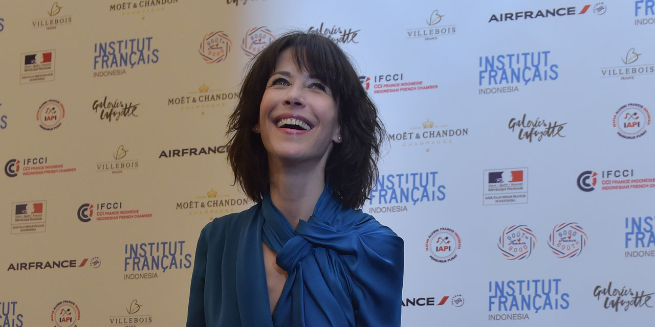 Le Jeu De La Vérité Sophie Marceau Quand Sophie Marceau prend les paparazzi à leur propre jeu