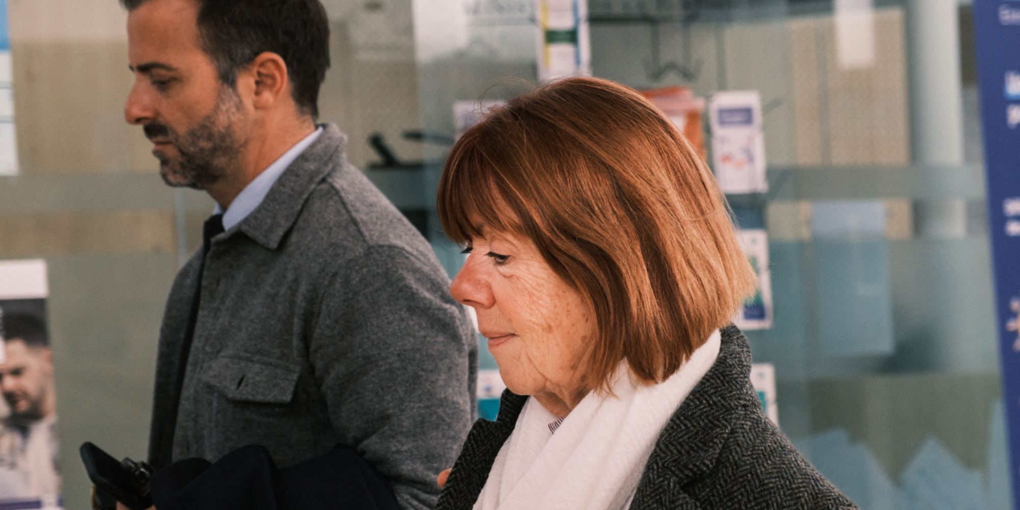 six nouveaux accusés présentés, dont l&rsquo;un amené par sa compagne