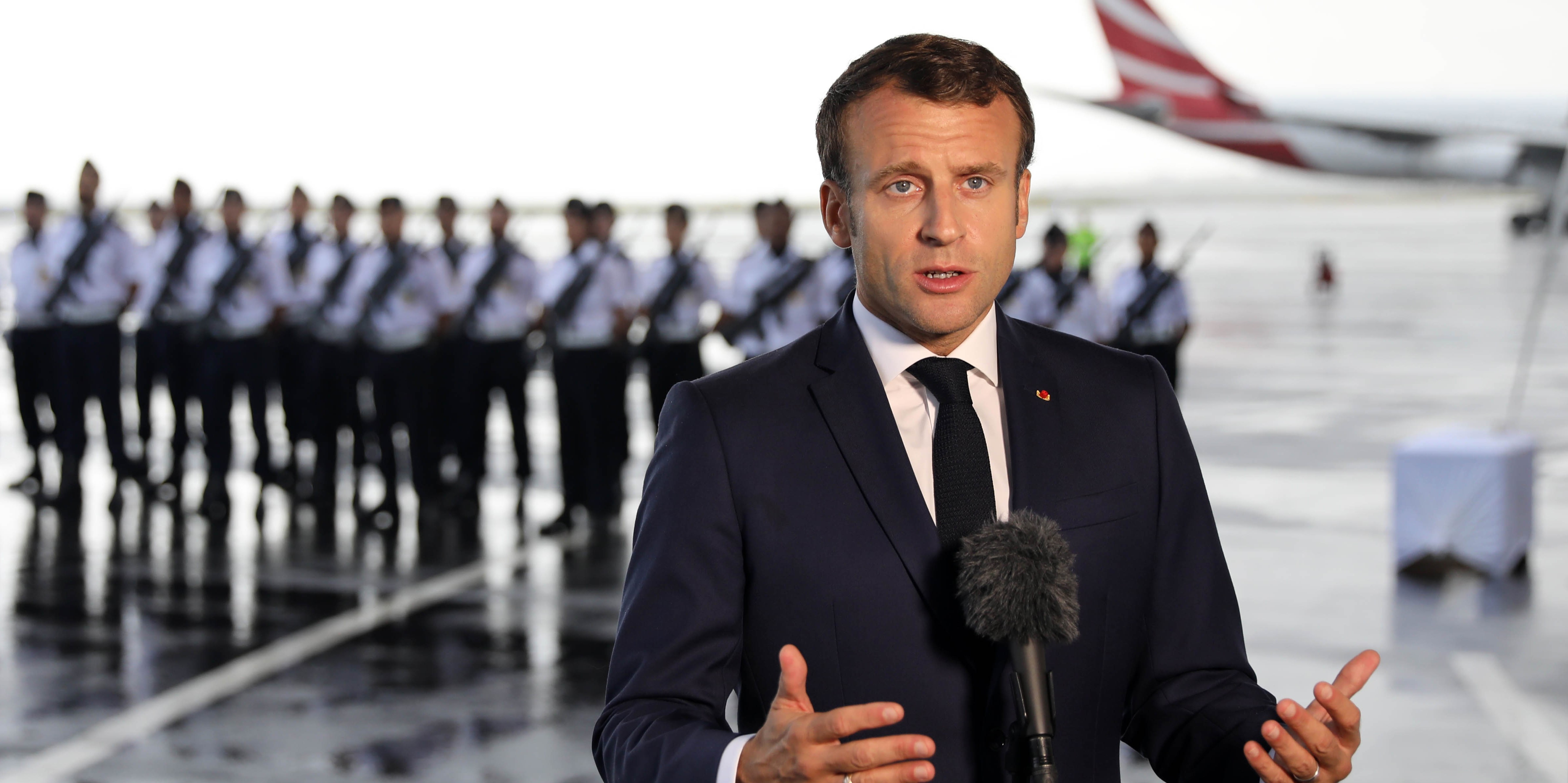 In La Reunion A General Strike To Welcome Emmanuel Macron Teller Report