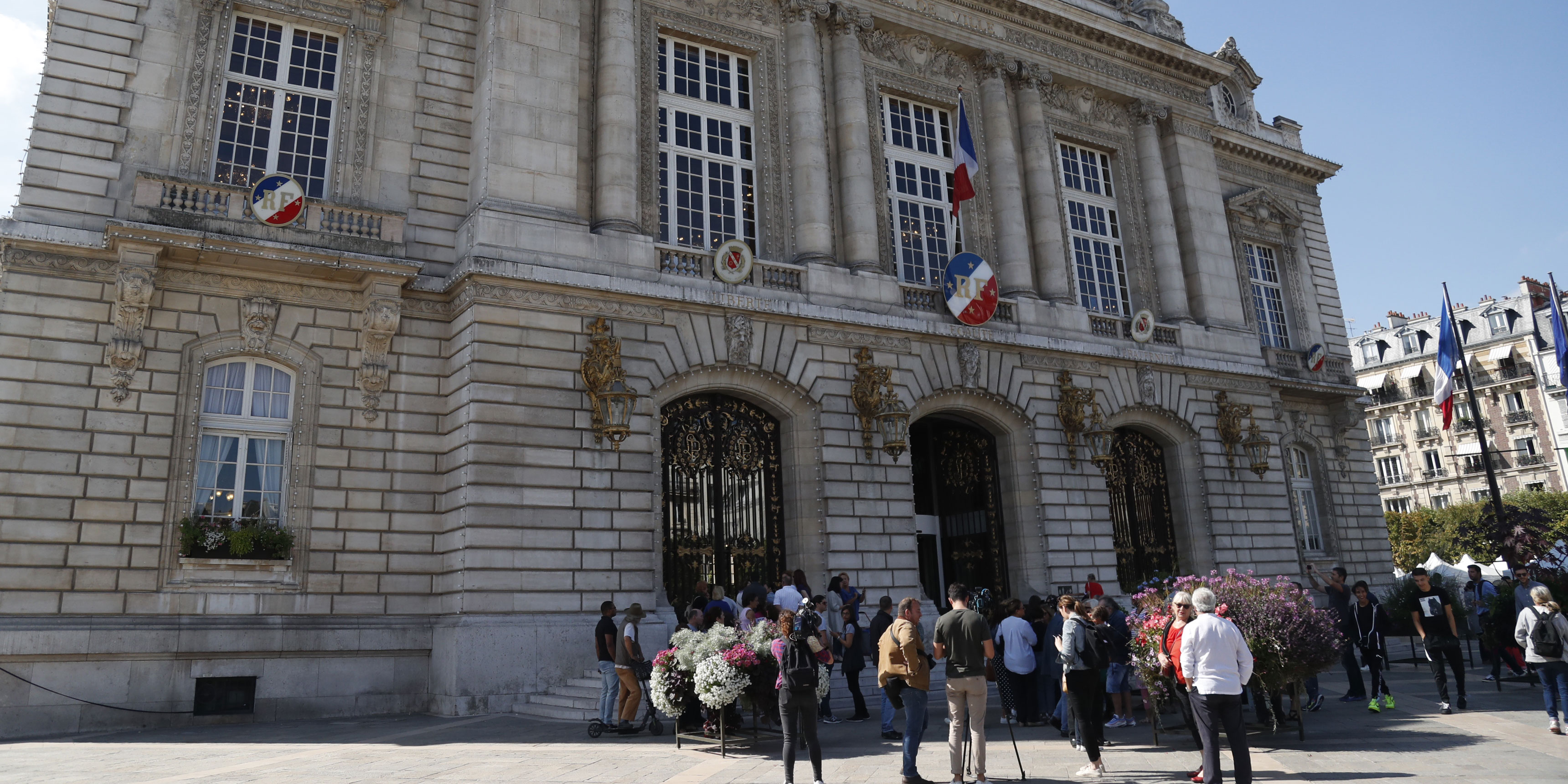 A Levallois Perret La Decision Des Balkany De Ne Pas Se Representer Divise Les Habitants