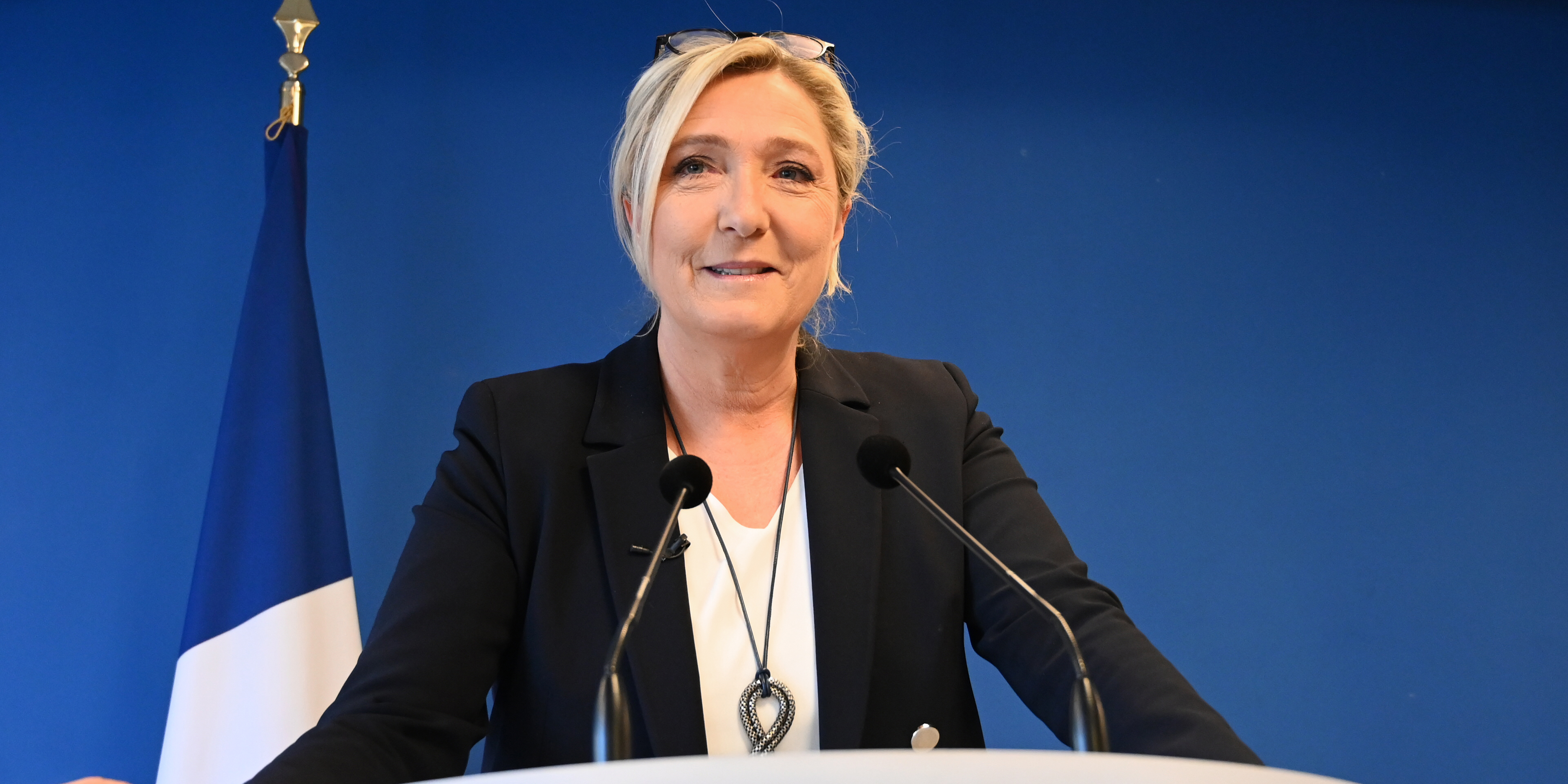 Fond D Ecran Marine Le Pen Coronavirus : Marine Le Pen propose un service minimum pour célébrer  partout le 8 mai