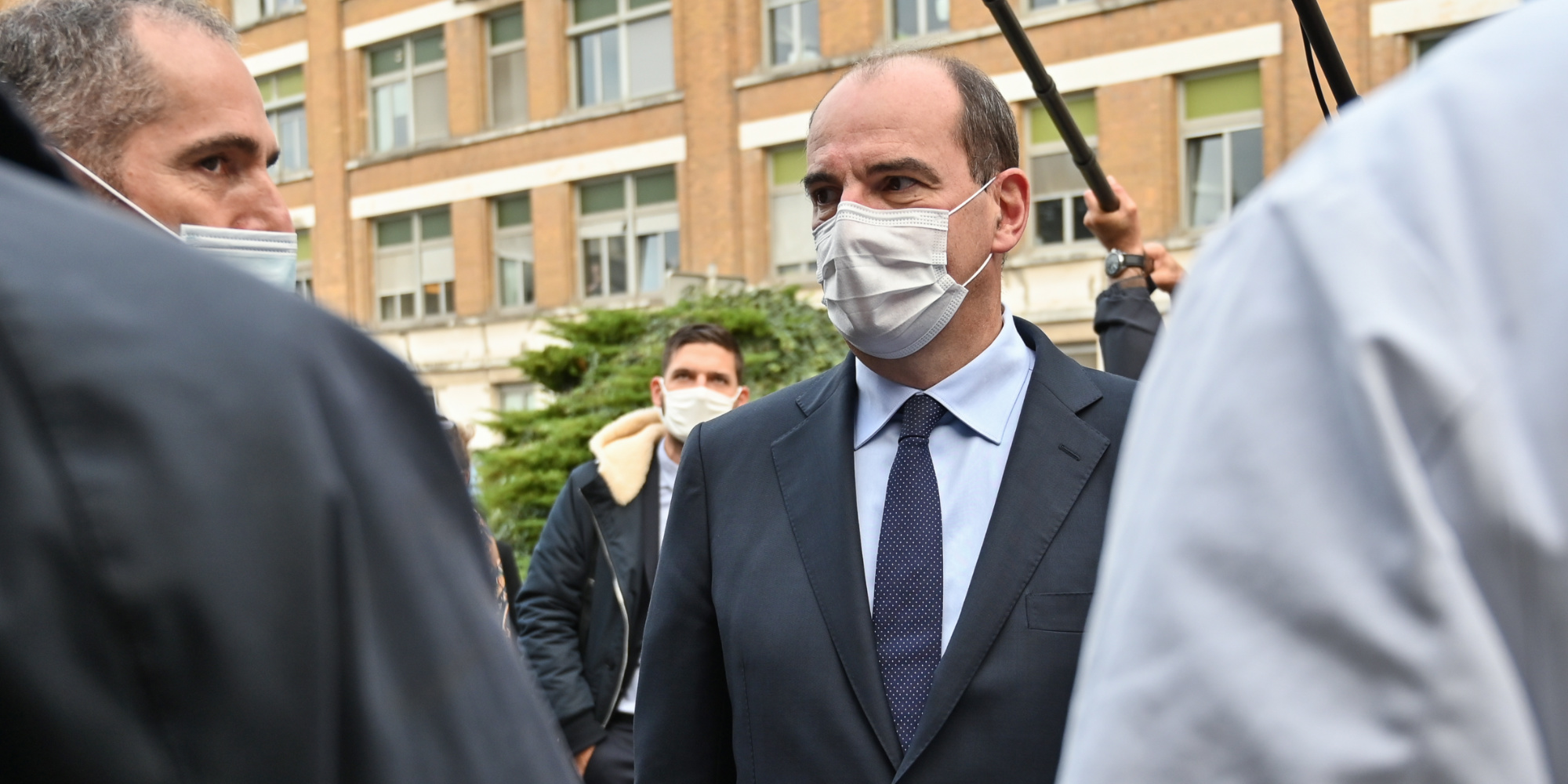 Couvre-feu : les "règles doivent être les mêmes pour tous", y compris la culture