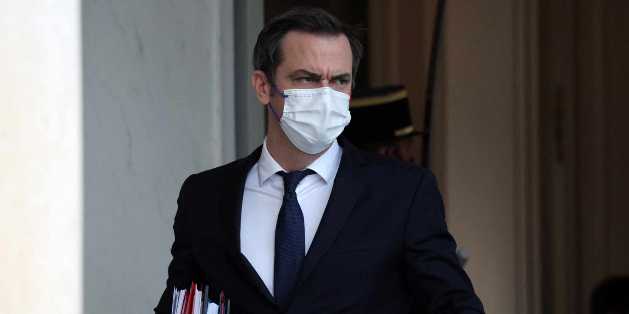 covid 19 olivier veran ouvre le rappel vaccinal des cinq mois a tous les adultes