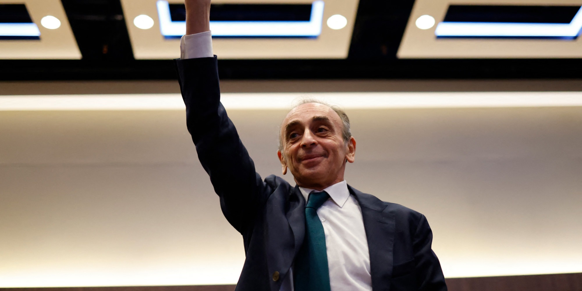 in front of 13 000 activists eric zemmour officially launches his campaign teller report