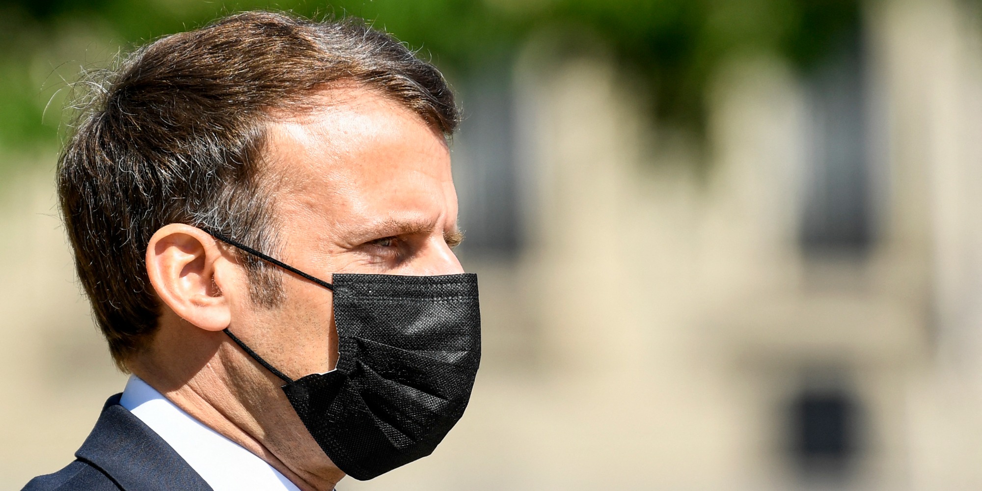 emmanuel macron avance la vaccination des plus de 50 ans au 10 mai