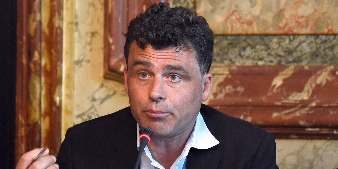 fn philippe murer conseiller economique et environnement de marine le pen demissionne aussi