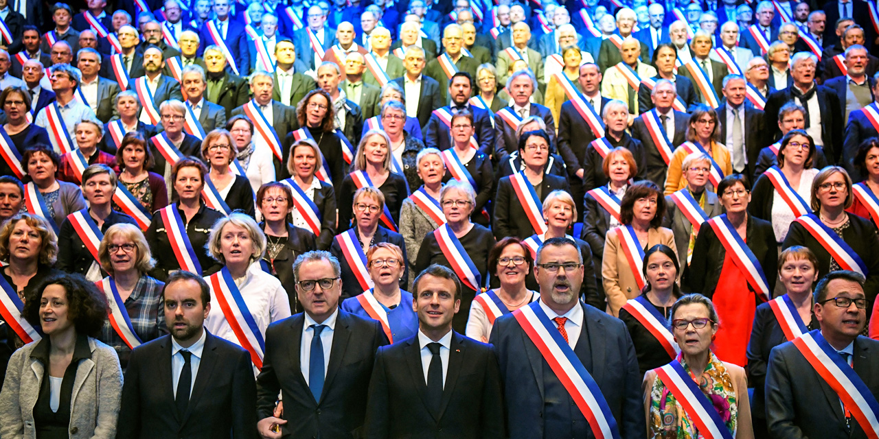 Grand débat : Emmanuel Macron veut redéfinir le projet ...