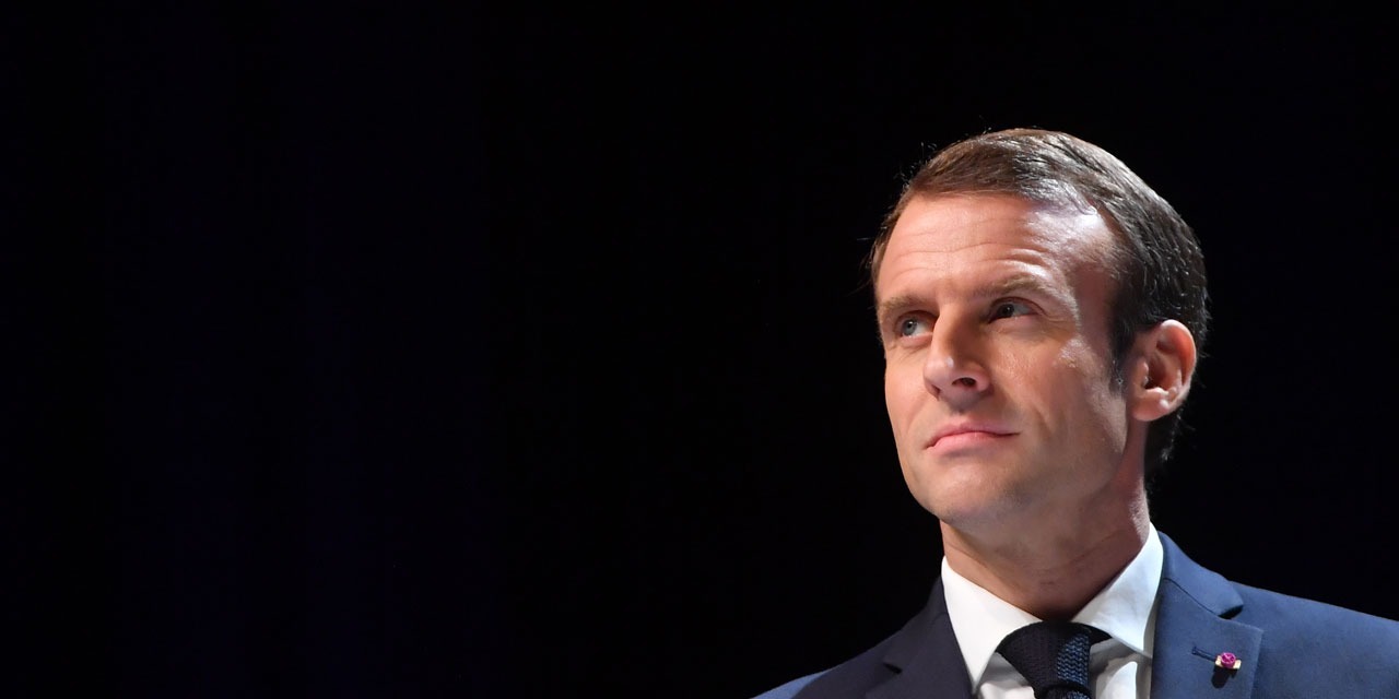 VIDÉO - "Gilets jaunes" : Emmanuel Macron hué à la ...