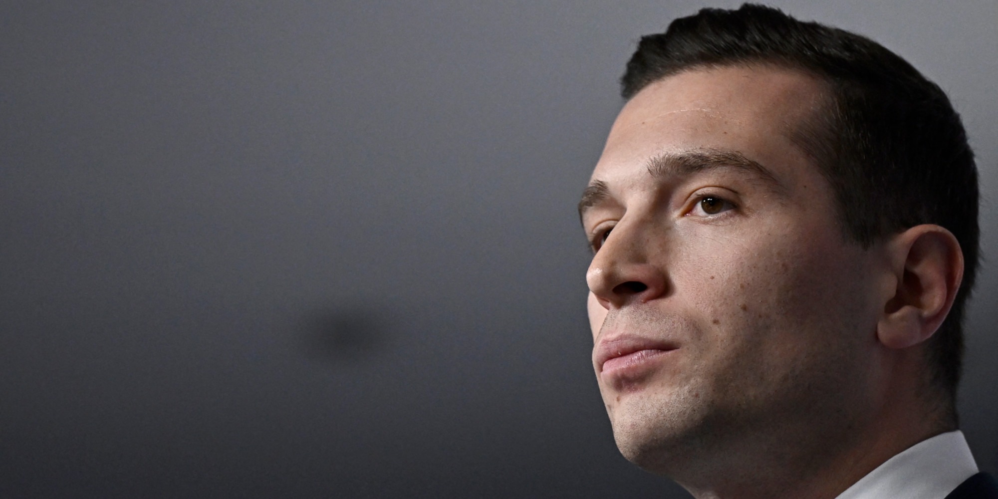 Jordan Bardella se réjouit d&rsquo;une loi immigration, mais dément une neutralité en échange sur le budget