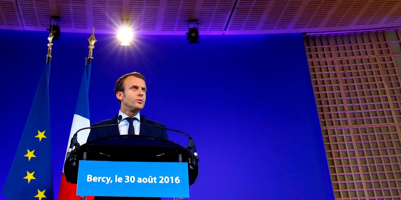 La démission d'Emmanuel Macron, coup dur pour François ...