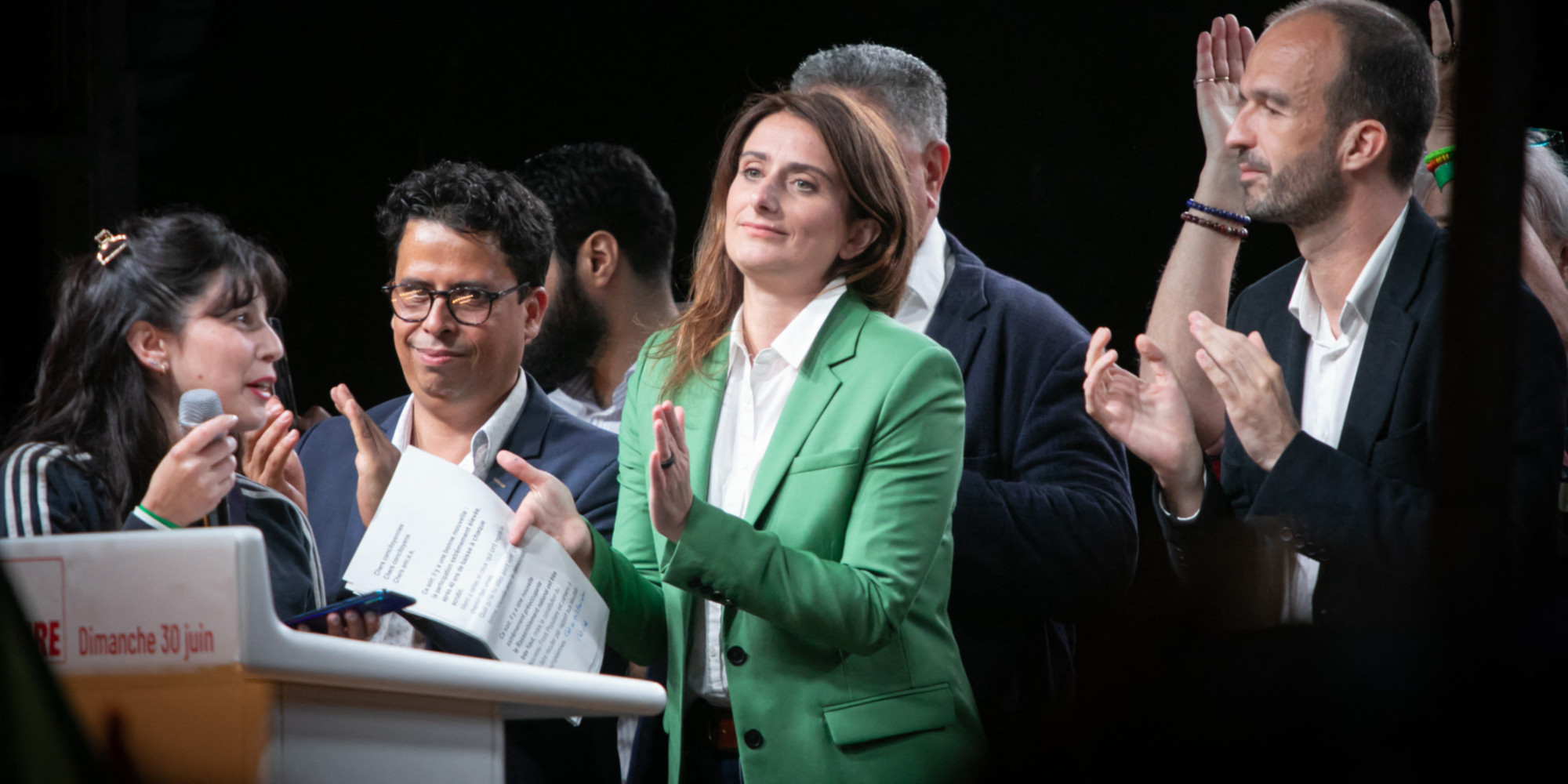 La veste verte de Marine Tondelier, nouveau vêtement star en politique