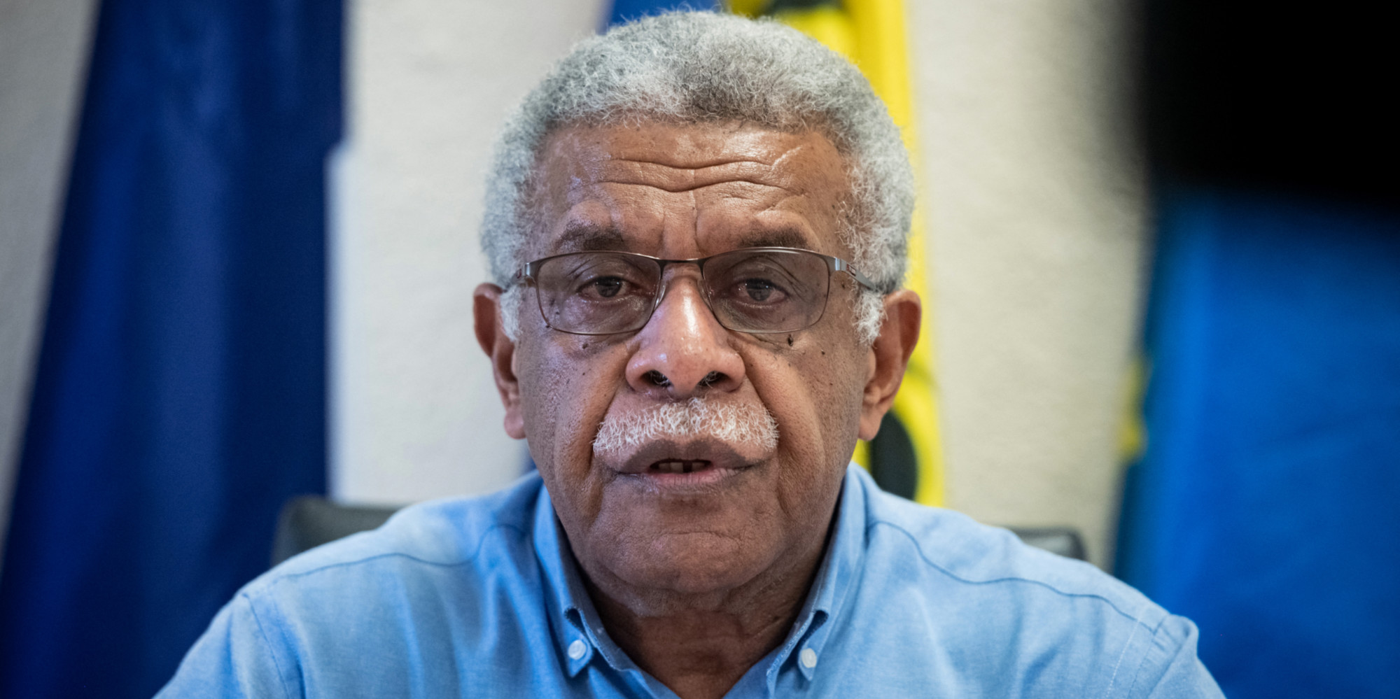 Le président du gouvernement de NouvelleCalédonie appelle à écrire