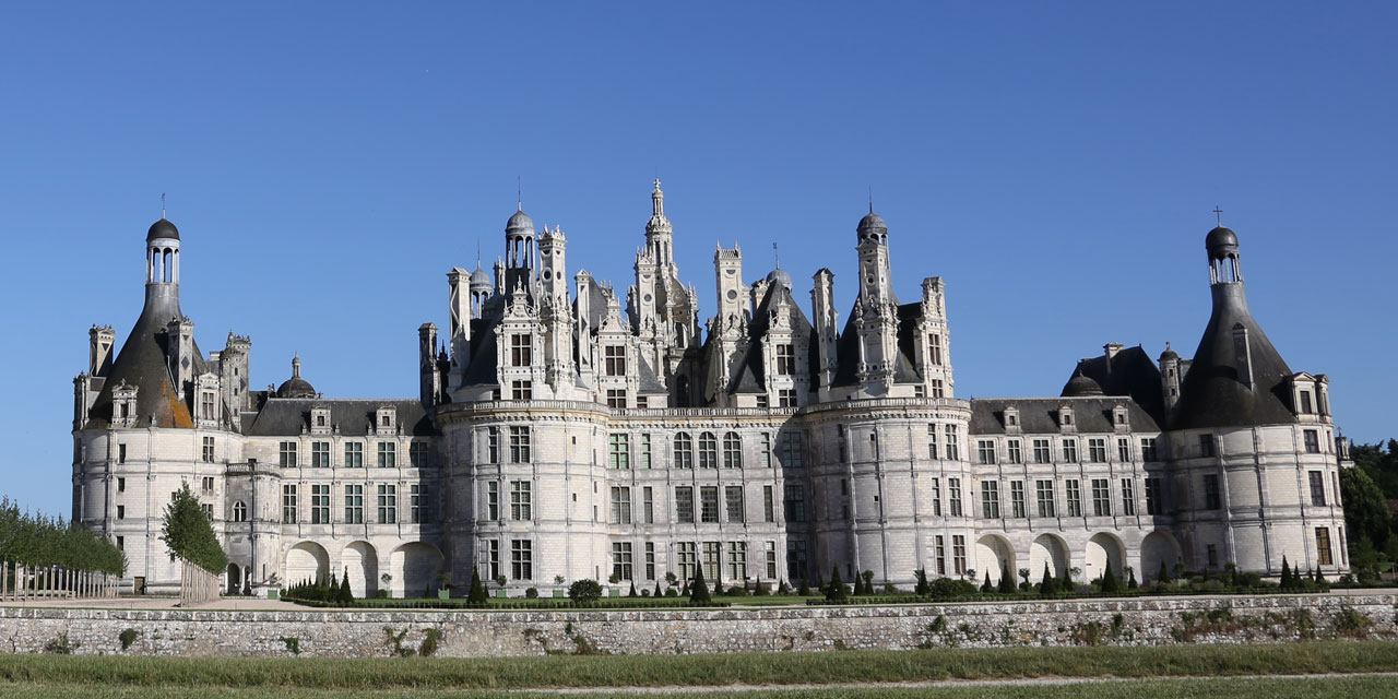 Macron A Chambord Un Site Royal Pour Un Anniversaire Presidentiel