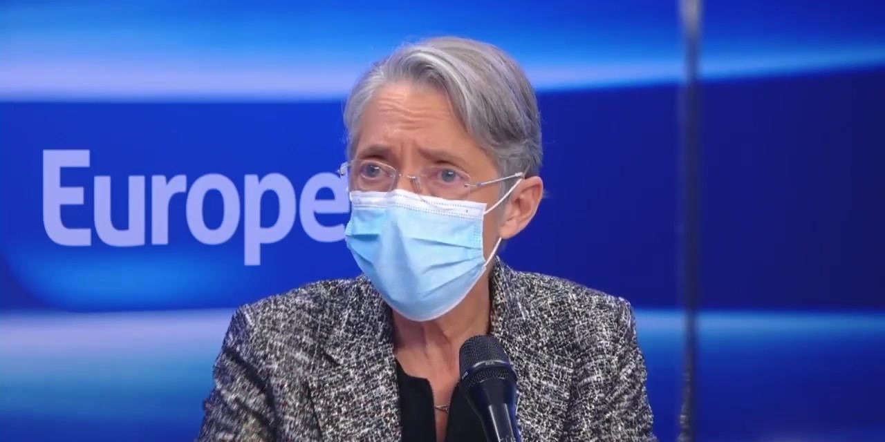 "Ne pas respecter une obligation de vaccination est une faute", avertit Élisabeth Borne