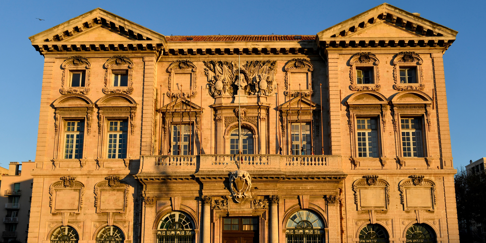 Personnel Ecoles Finances La Chambre Des Comptes Etrille La Ville De Marseille