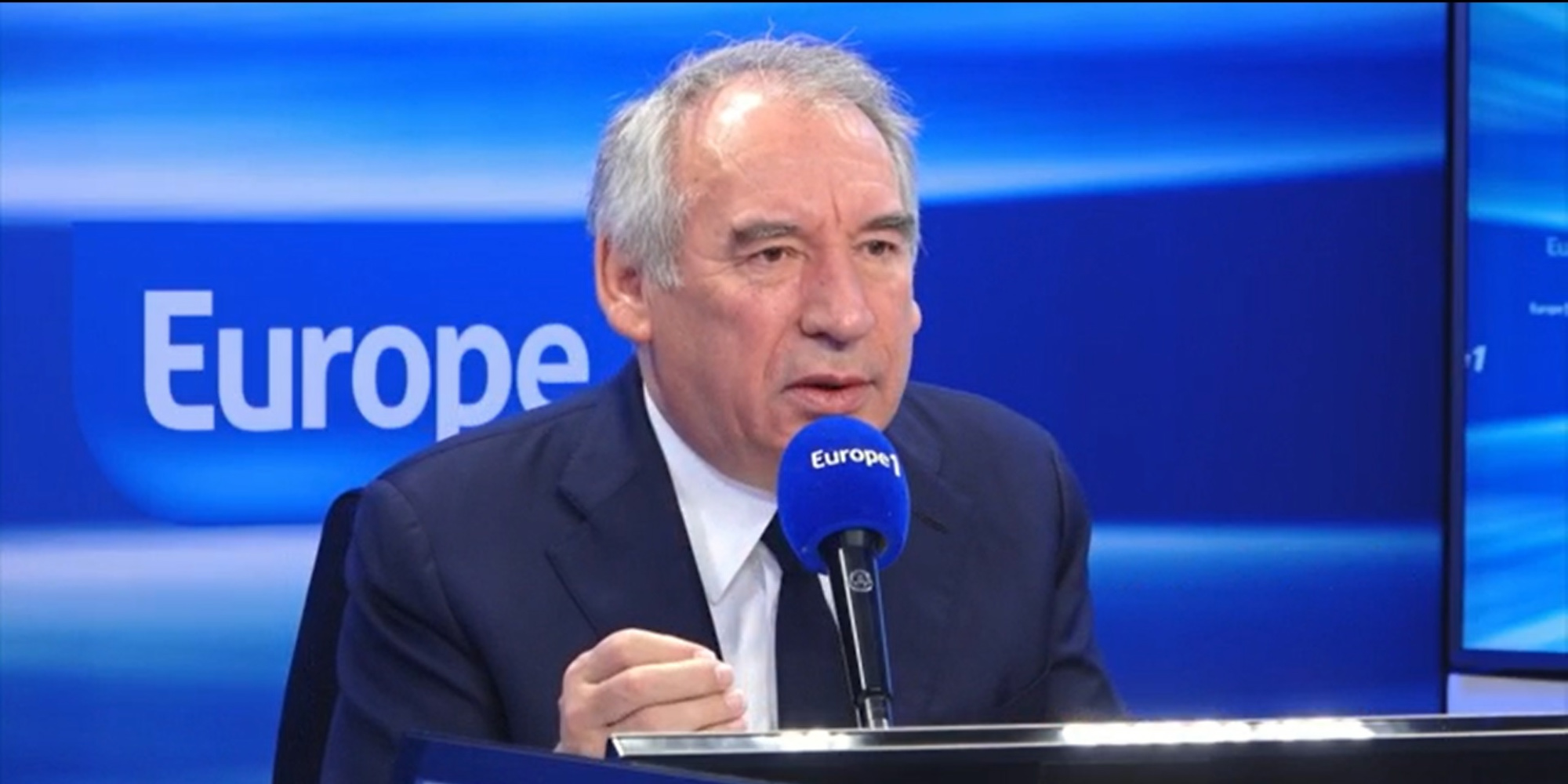 Quel Est Le Salaire De Francois Bayrou Présidentielle : François Bayrou soutiendra Emmanuel Macron "s'il se  présente"