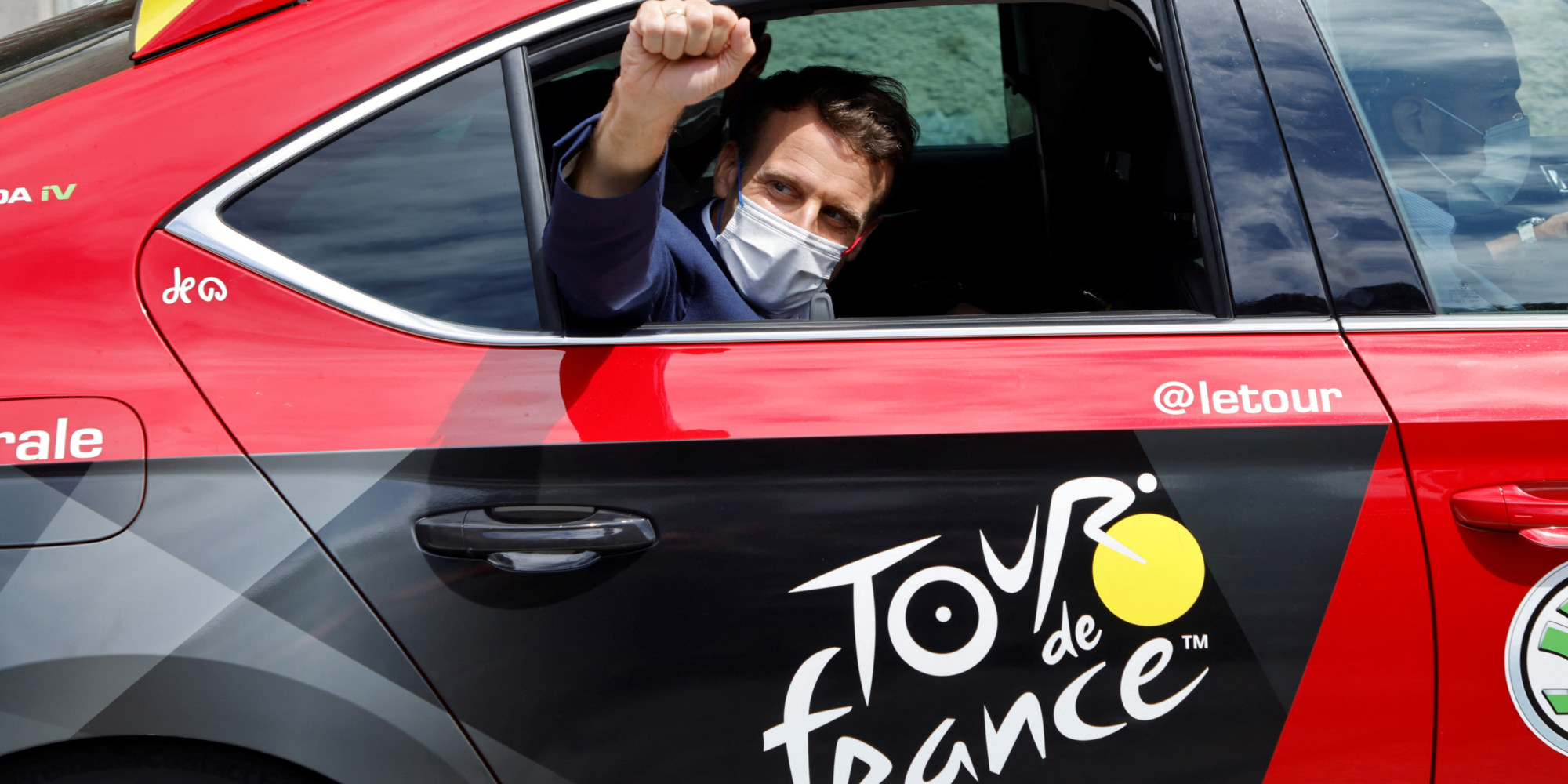 "Long live the Tour de France!" : Emmanuel Macron in the ...