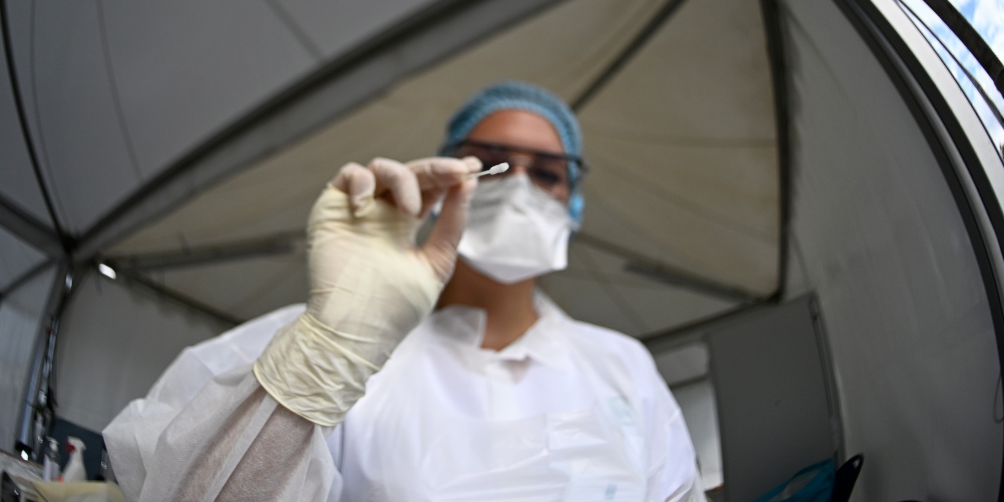 coronavirus premier cas detecte en france du variant sud africain