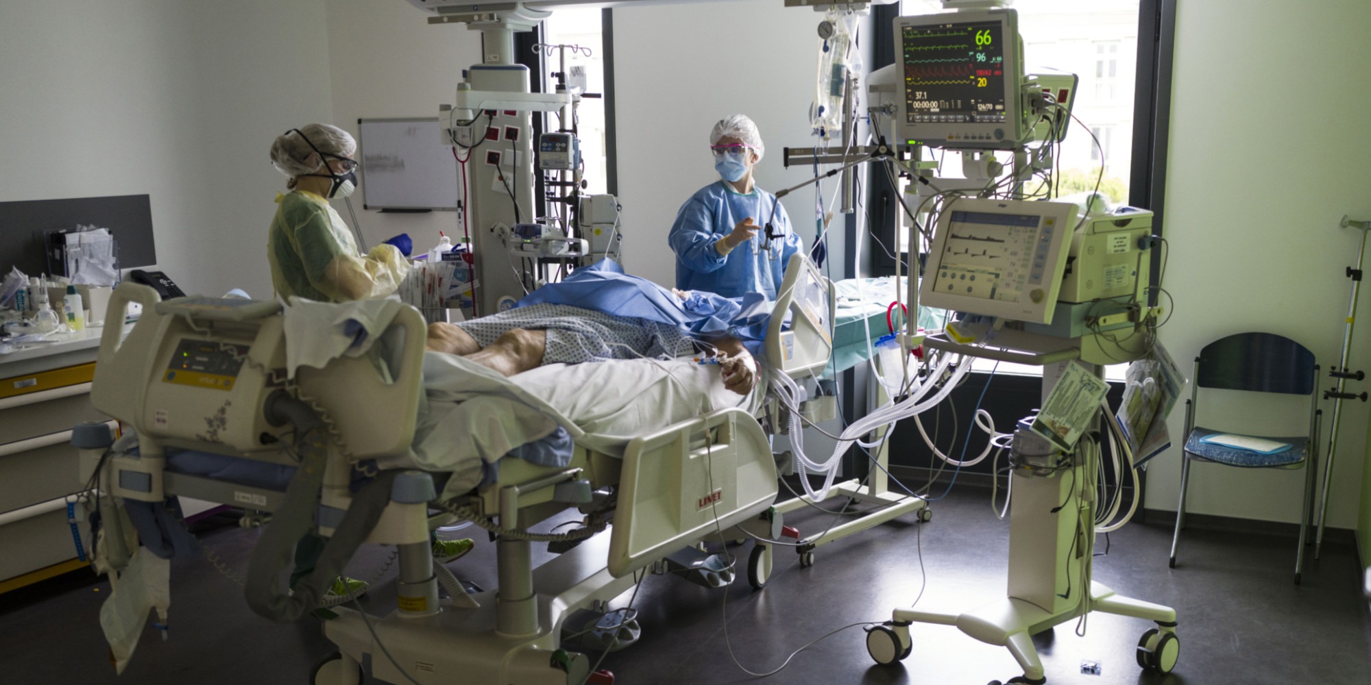 covid 19 environ 85 des personnes hospitalisees sont non vaccinees selon une etude