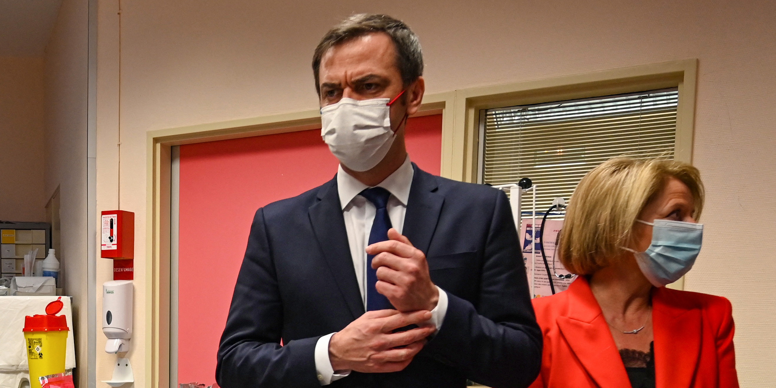 Covid-19 : l'utilisation du vaccin AstraZeneca étendue aux 65-75 ans "avec comorbidités"