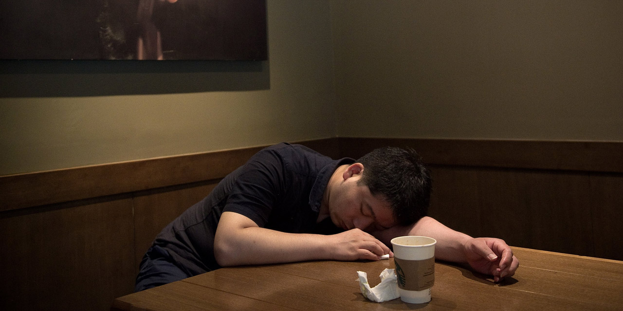 Les travailleurs de nuit doivent limiter le café et s'accorder des ...