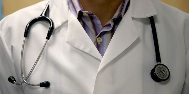 Secondo i sindacati dei medici, le dichiarazioni di Gabriel Atal sono state considerate incoerenti