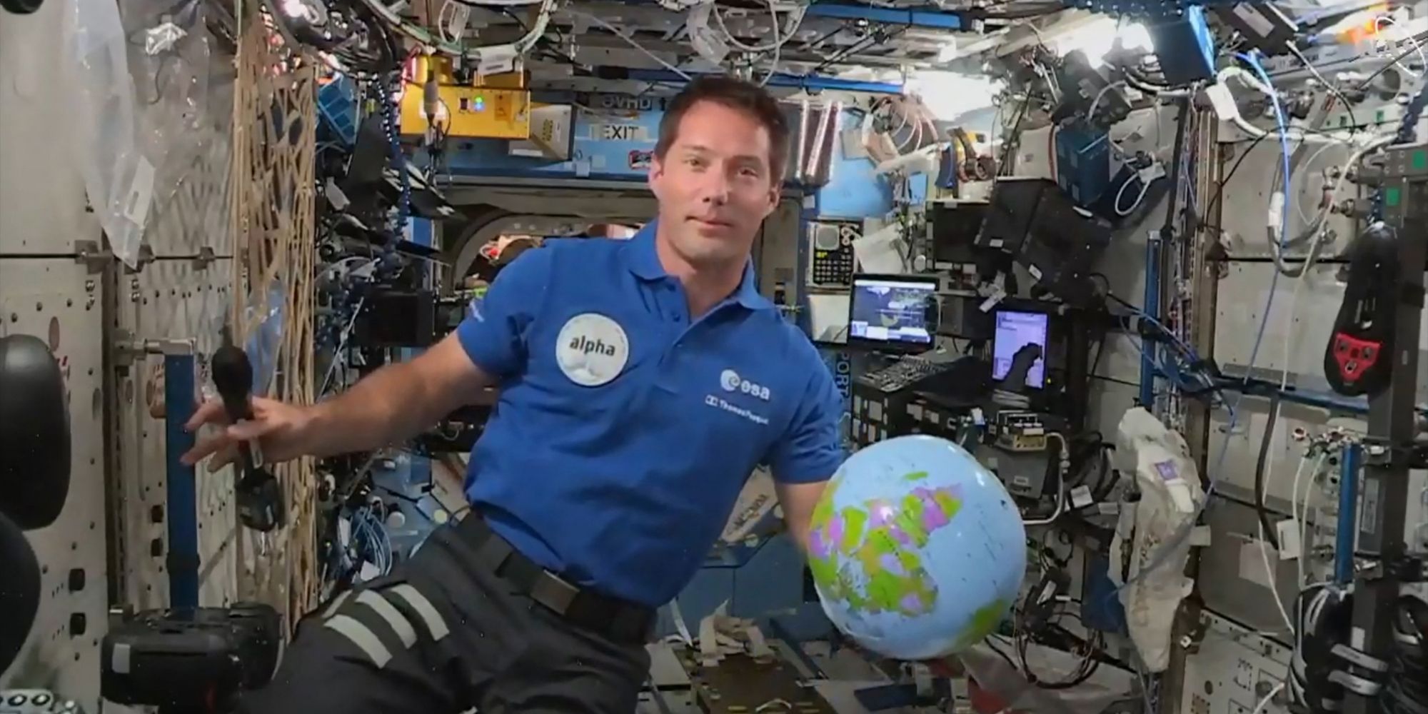 Comment va se dérouler la sortie dans l'espace de Thomas ...