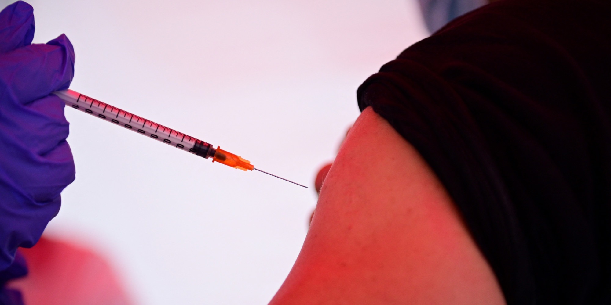 covid 19 pourquoi les seniors ont besoin d une troisieme dose de vaccin
