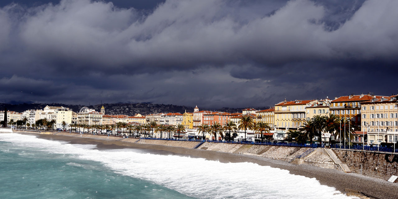 30 000 Personnes Sur La Promenade Des Anglais Jeudi Soir A Nice