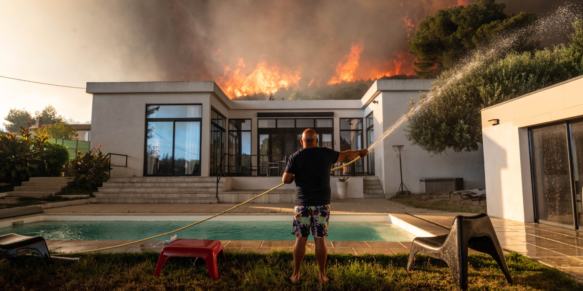 in martigues we see the damage after the fire half of my house burned down teller report