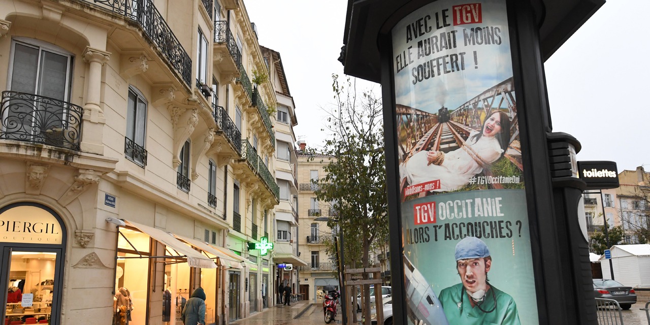 Affiche Polemique Pour Le Tgv La Mairie De Beziers Gagne En Justice Face Aux Associations Feministes