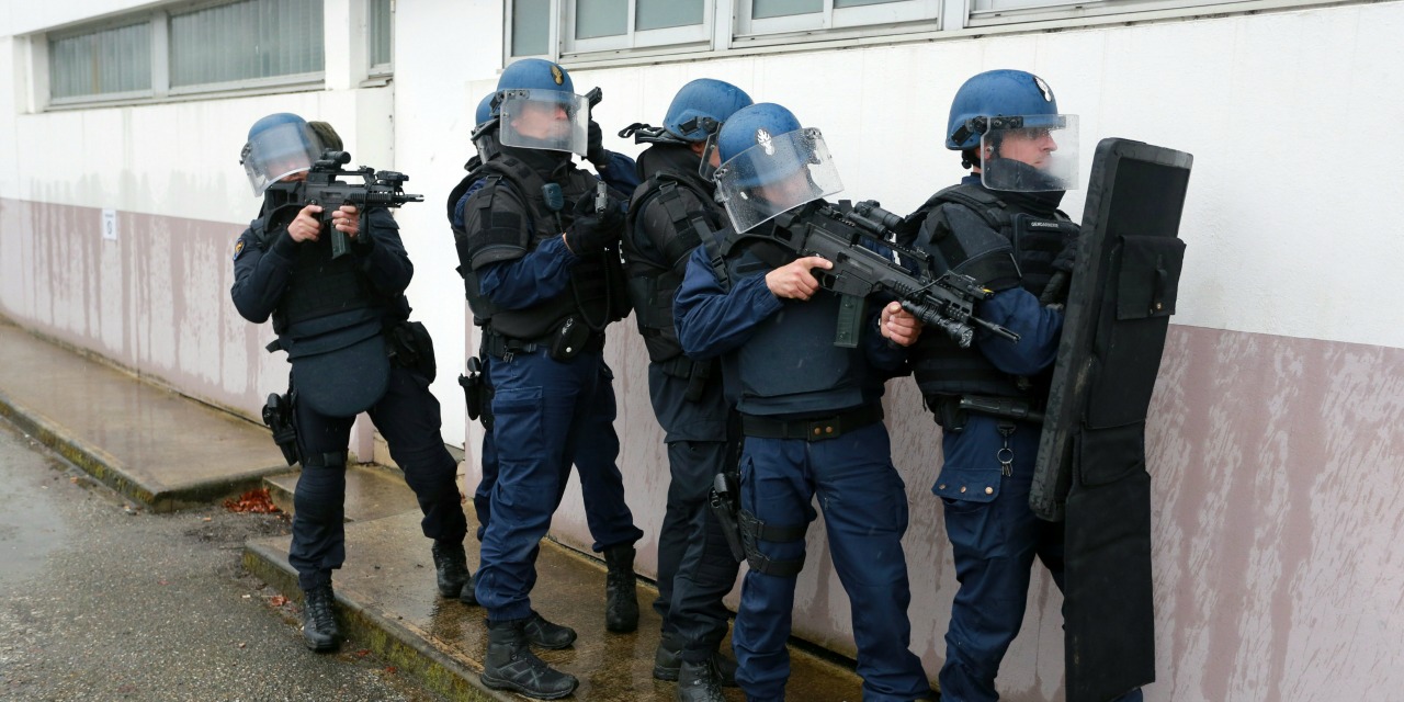 Terrorisme : Raid, GIGN, BRI...Cazeneuve dévoile le nouveau schéma  d'intervention