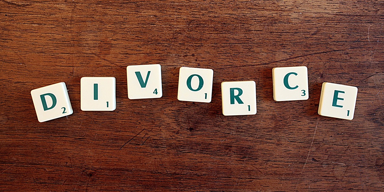 Apres Un Divorce Peut On Legalement Garder Le Nom De Son Ex