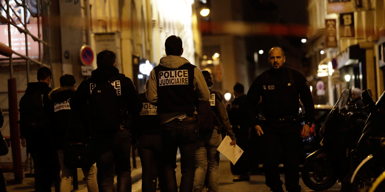 Attaque Au Couteau A Paris L Assaillant Agressait Toutes Les Personnes Qui Croisaient Son Chemin