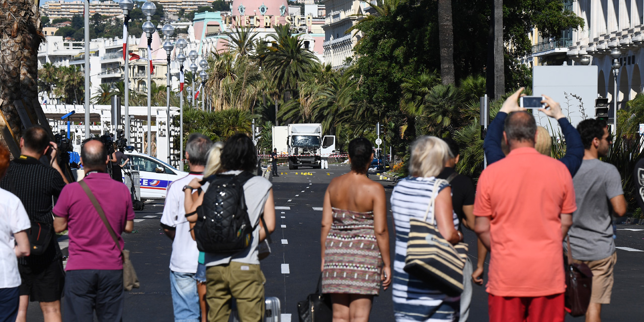 Attentat De Nice La Promenade Des Anglais Symbole D Une Ville Mondialement Connue