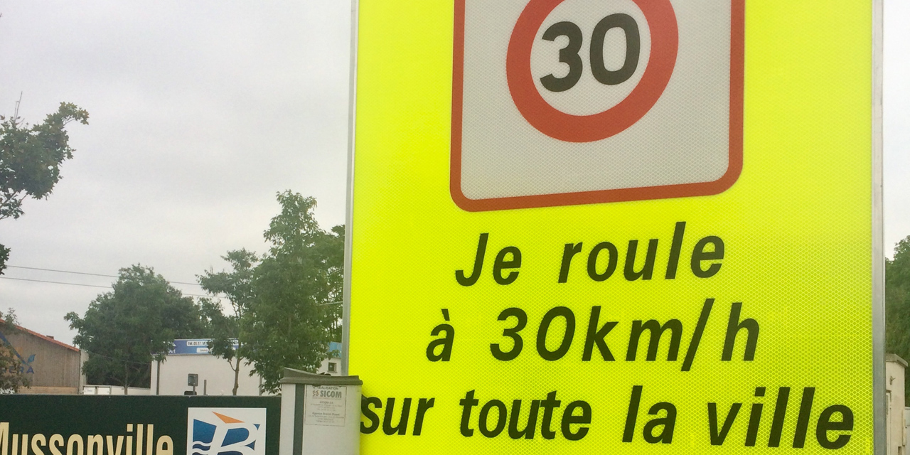 Begles Limite Sa Vitesse A 30km H Dans Toute La Ville On A L Impression Qu En Marchant On Va Plus Vite