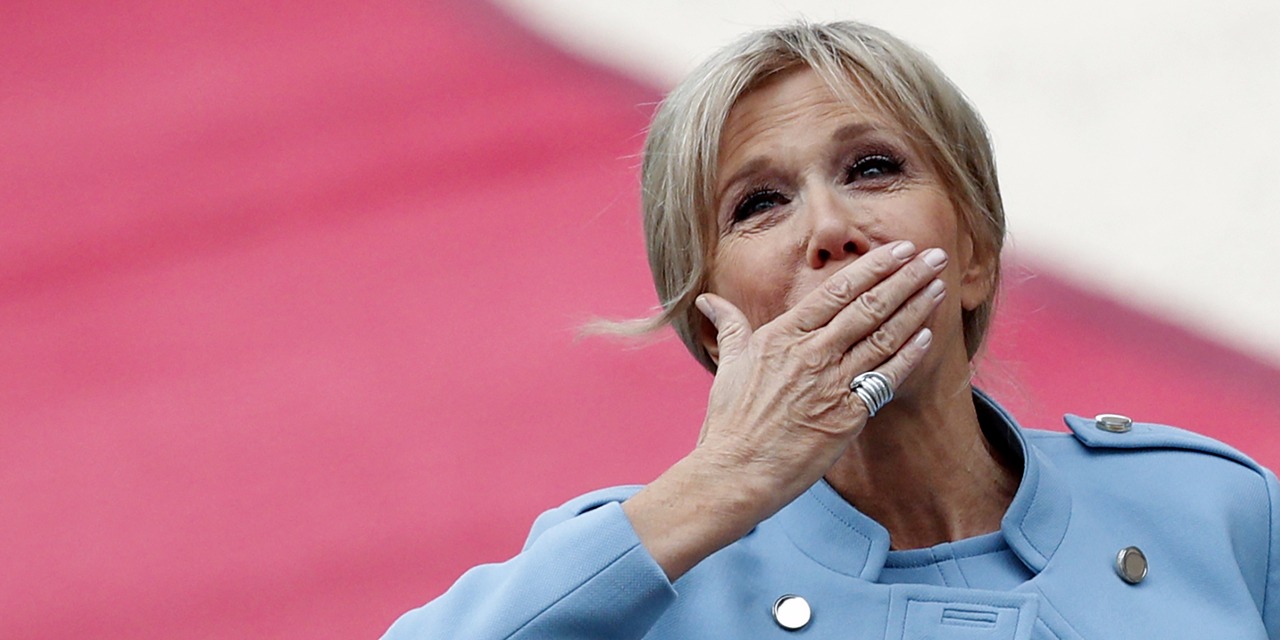 Brigitte Macron Tres Heureuse D Etre La Marraine Du Bebe Panda