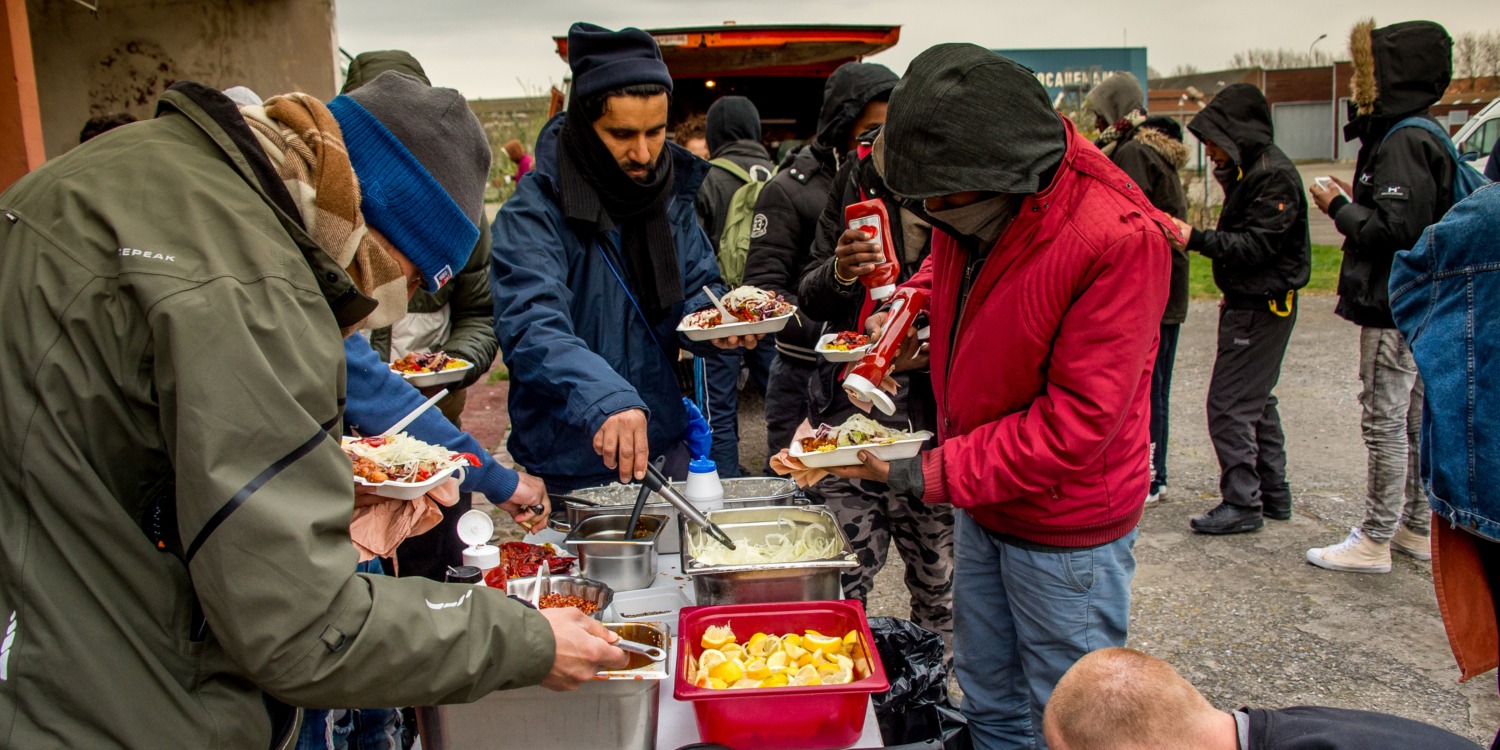 Calais associations take legal action to restore food distributions