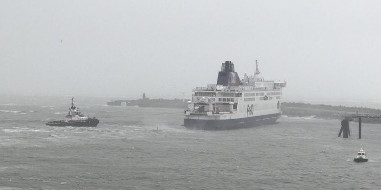 Calais Un Ferry Transportant 300 Personnes S Echoue Dans Le Port Trafic Interrompu Plusieurs Heures