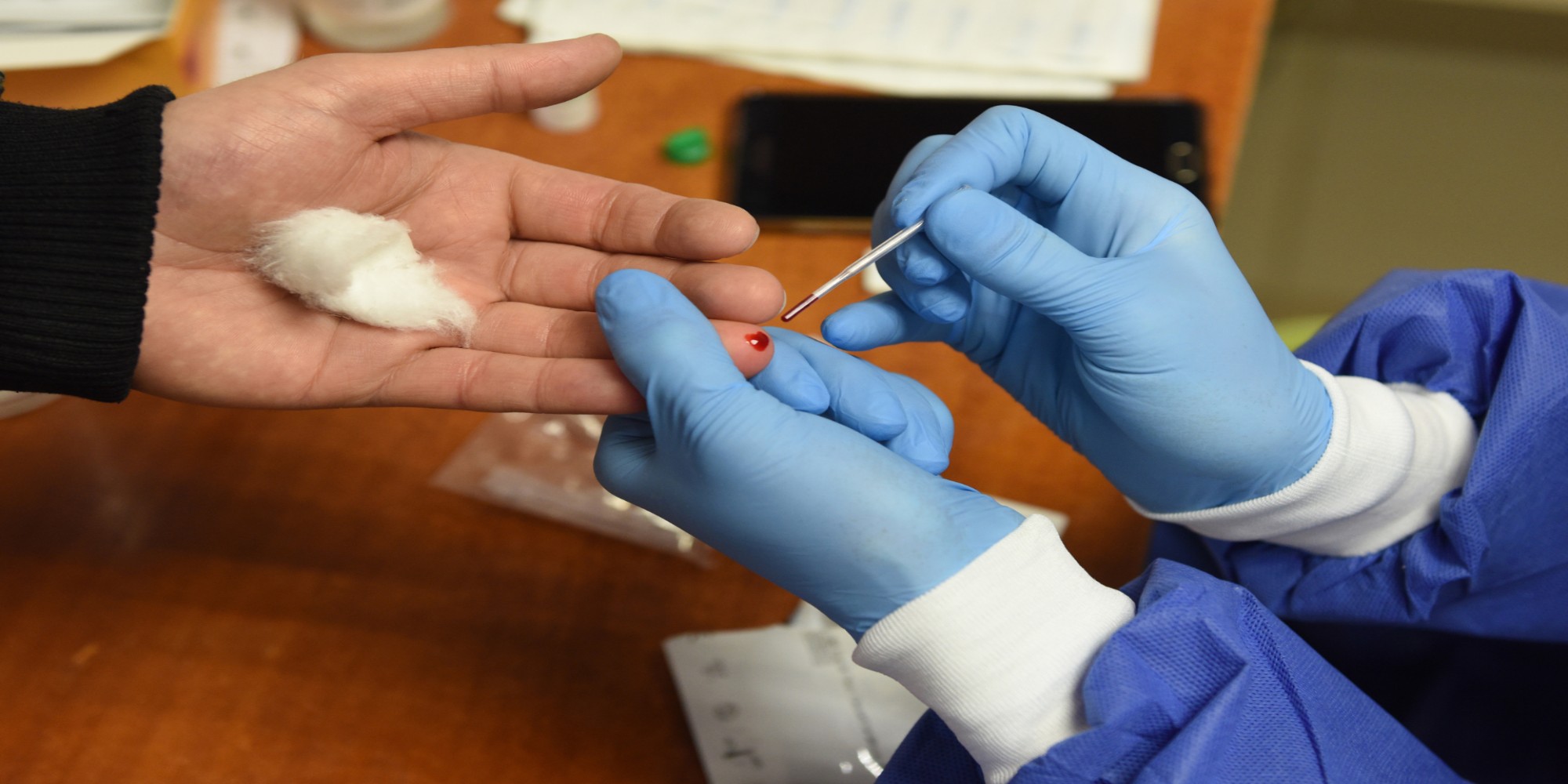 covid 19 des tests serologiques pour les soignants a compter de la semaine prochaine