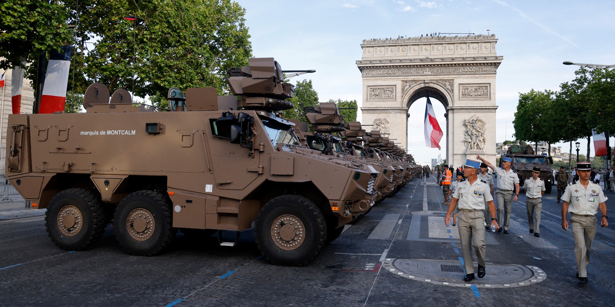 vid-os-14-juillet-europe-1-est-mont-dans-le-griffon-le-nouveau