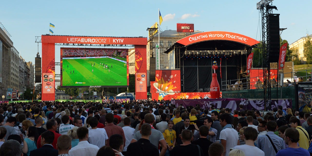 Euro 2016 Fan zone à Paris "Ils ont fouillé les casques, ils nous