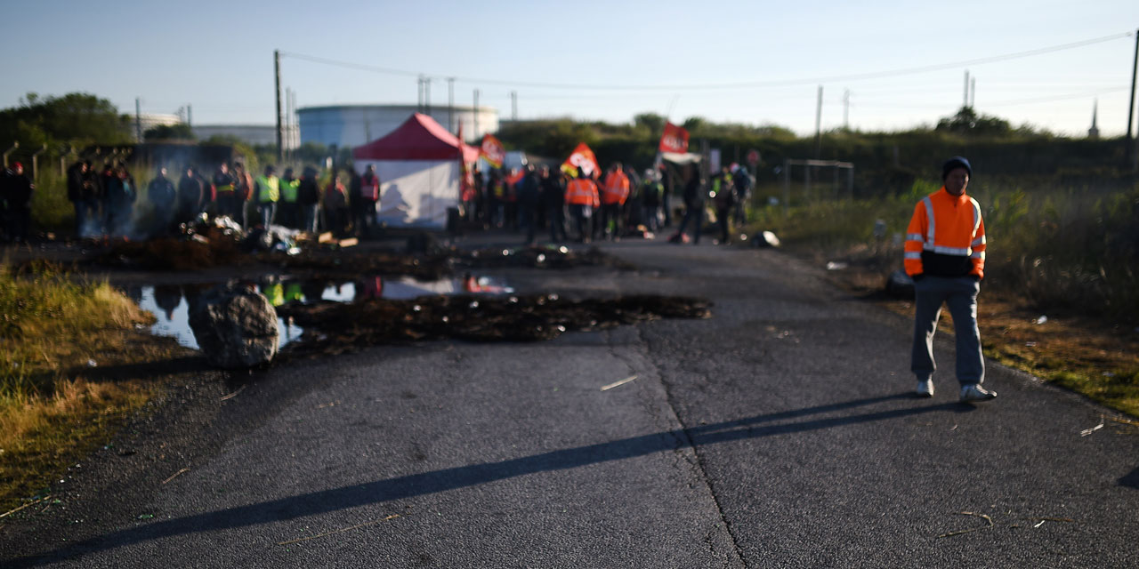 Greve Carburant Nc Grève des routiers : le gouvernement anticipe le blocage des dépôts de